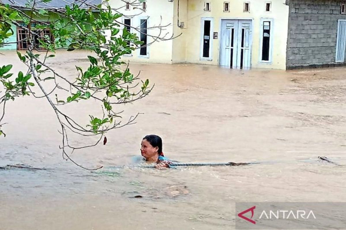 Hujan Deras Akibatkan Banjir di Gorontalo Utara, Ketinggian Air Ada yang Mencapai 2 Meter