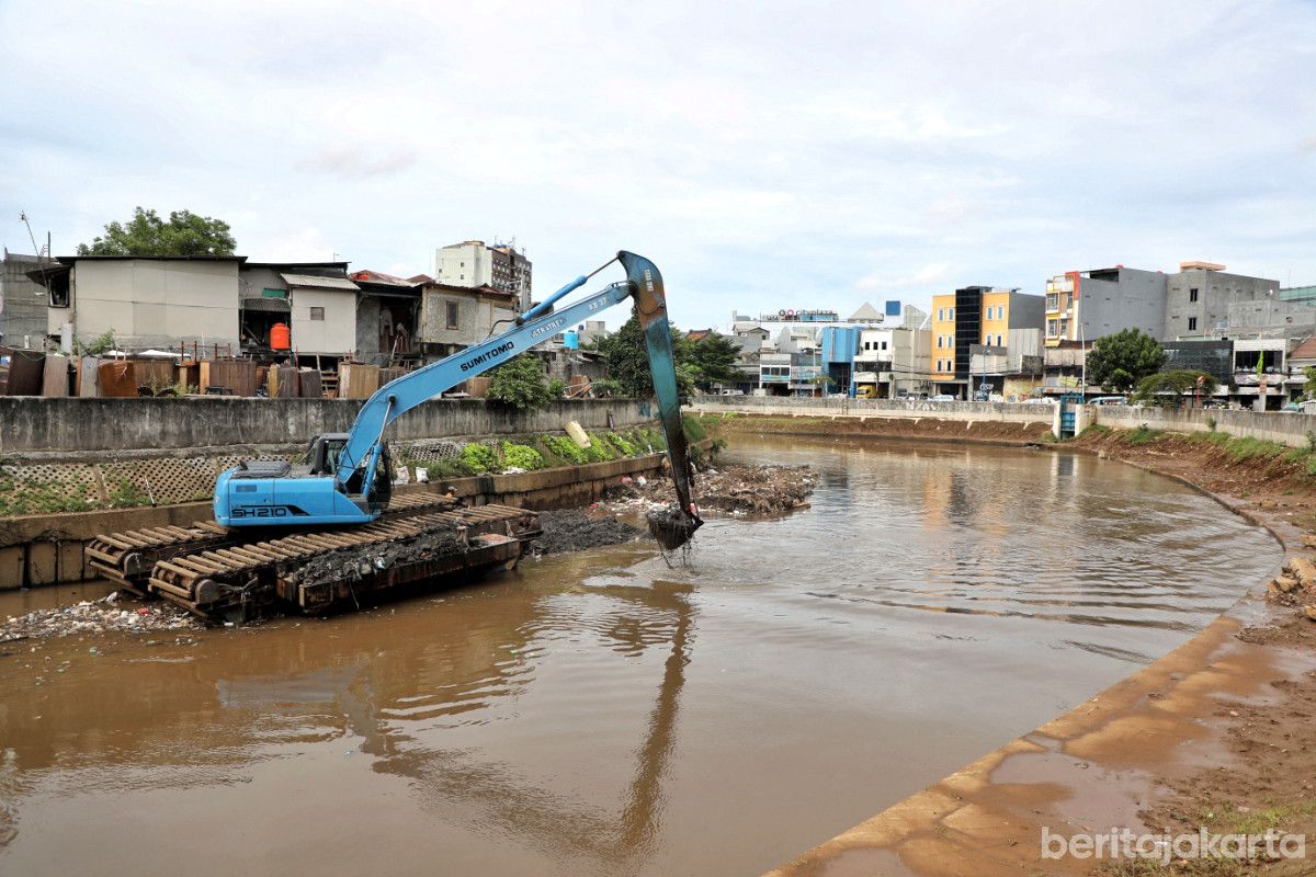 Setelah Sempat Terhenti, Normalisasi Sungai Ciliwung Dilanjutkan Kembali dengan Pendekatan Humanis
