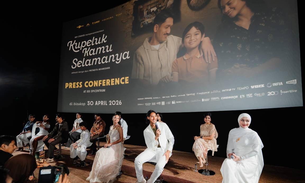 Film “Kupeluk Kamu Selamanya“: Ketika Perempuan Selalu Dituntut Jadi Ibu yang Sempurna
