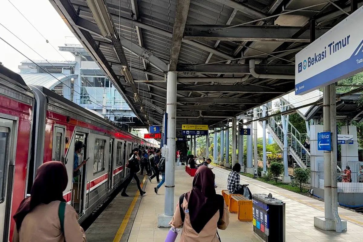 Sempat Terhenti, Operasional KRL lintas Bekasi–Cikarang Kembali Normal