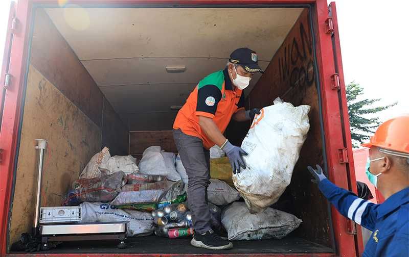KLH Wajibkan Kawasan Industri Kelola Sampahnya Secara Mandiri