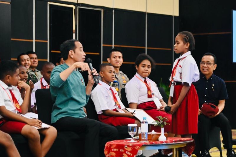 Ditanya Kenapa Ibu Kota Indonesia Tidak Dipindah ke Papua, Ini Jawaban Jokowi