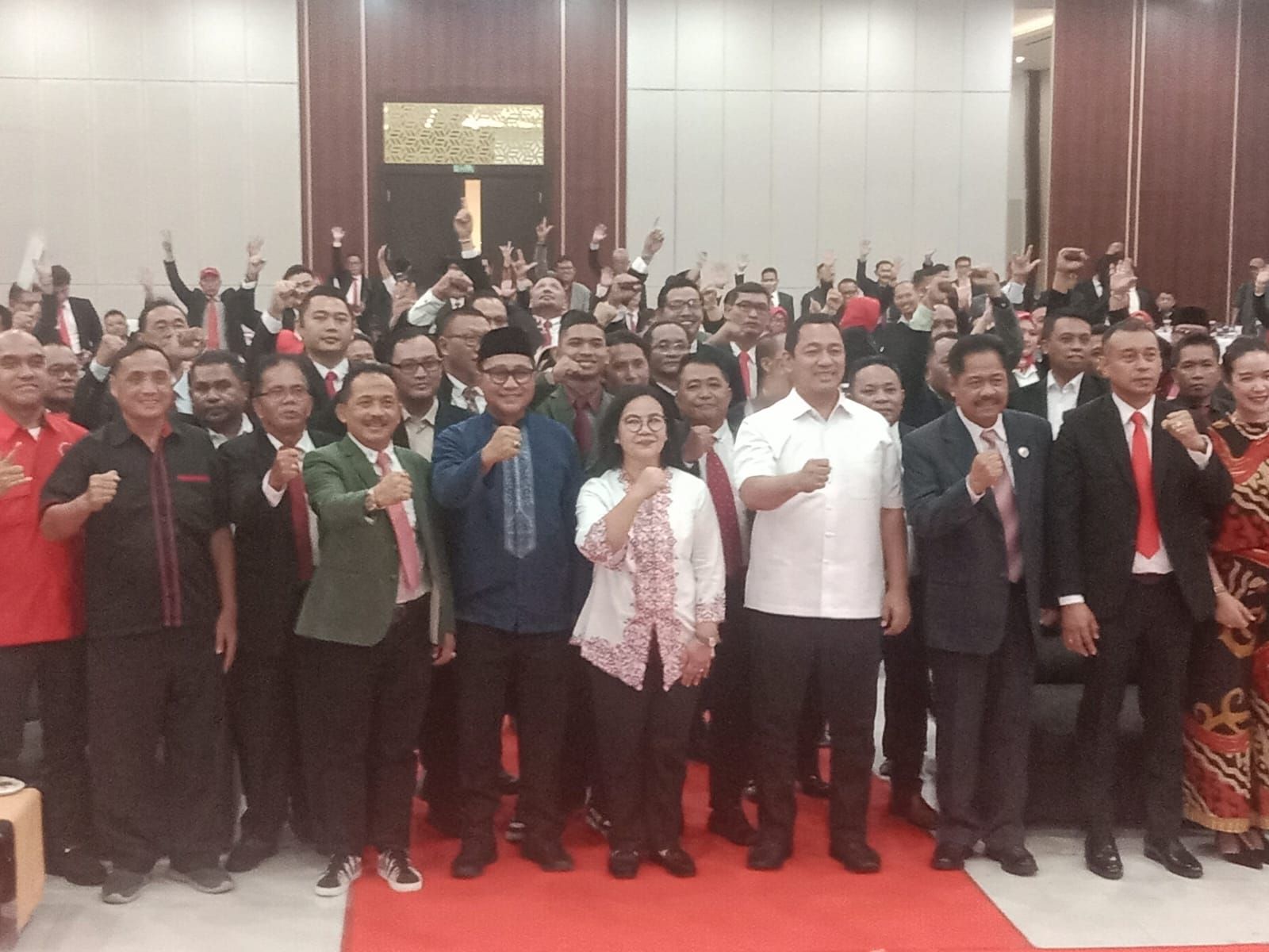 Ratusan Pengacara Deklarasikan Dukungan untuk Pasangan Andika dan Hendi