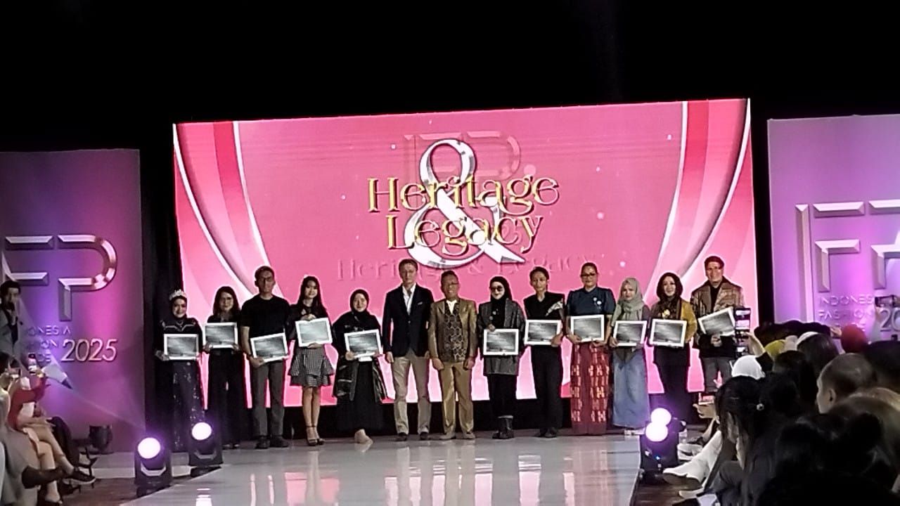 Indonesia Fashion Parade 2025: Mengusung Kekayaan Warisan Wastra Nusantara