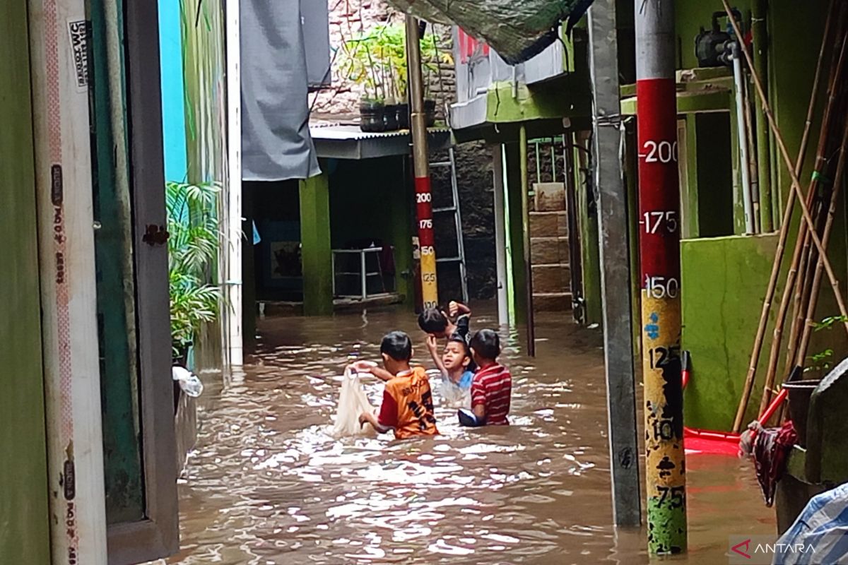 Banjir di Sejumlah Titik di Jakarta Sudah Mulai Surut