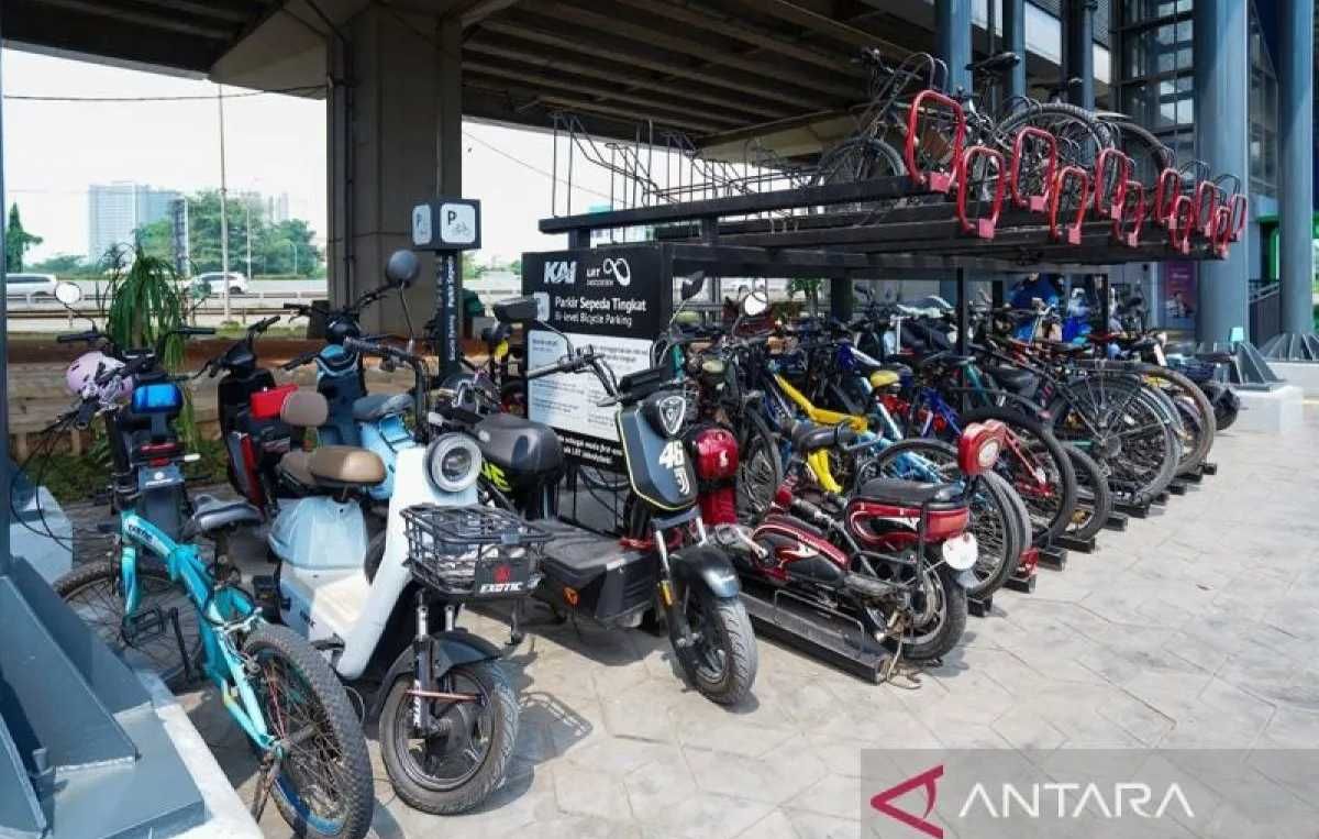 Air Minum dan Parkir Sepeda Gratis: Bentuk Komitmen LRT Jabodebek Ciptakan Ekosistem Transportasi Ramah Lingkungan