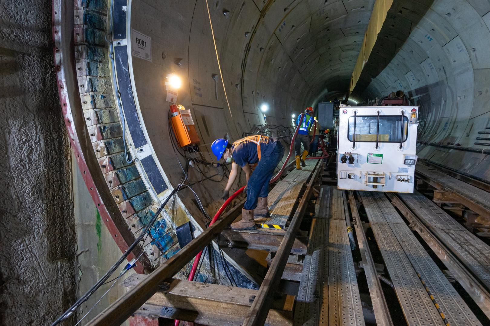 Sesuai Target, Terowongan MRT Fase 2A Selesai Digali