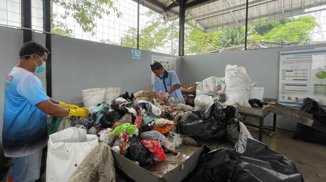 Inovasi Anak Muda Padangmukti Bandung Olah Sampah Jadi Sumber Ekonomi