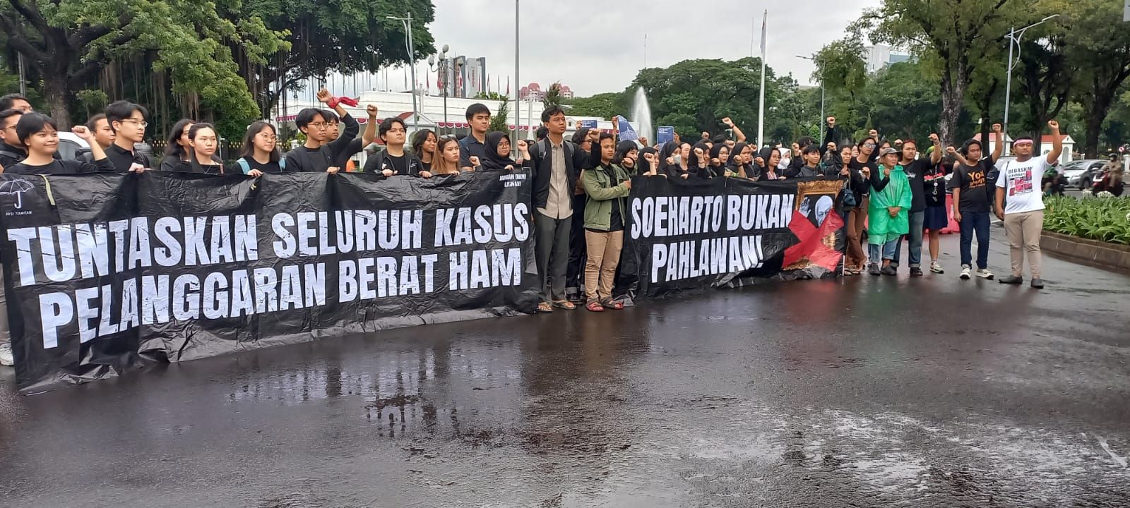 Berita Terpopuler Pekan Ini: Dari Kisah Waduk Batu Licin hingga Tuntutan Aksi Kamisan
