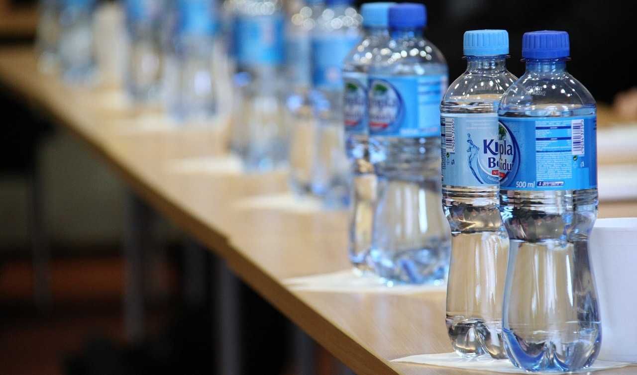Maraknya Industri Air Minum dalam Kemasan Sembunyikan Krisis Air Global