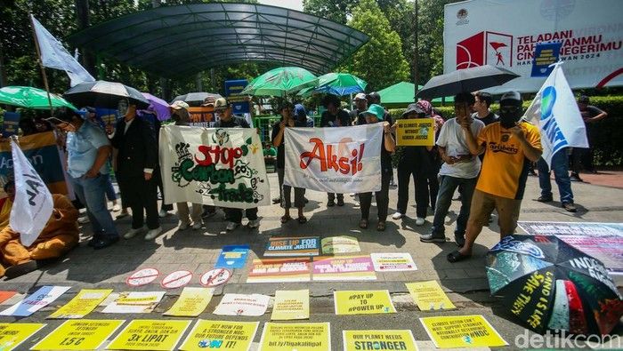 Aksi Aliansi Rakyat untuk Keadilan Iklim (ARUKI) Menuntut Keadilan Iklim