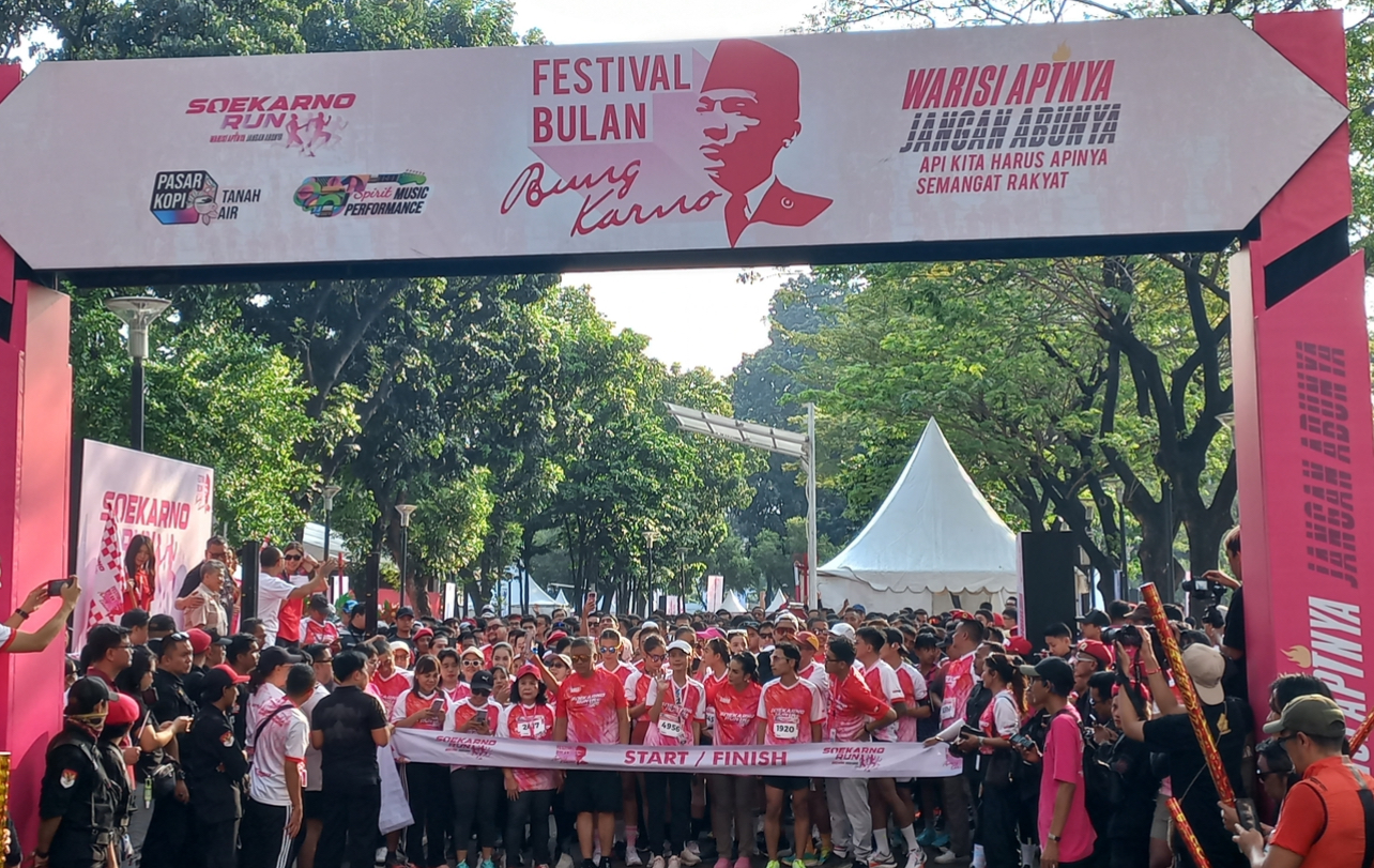 Festival Bulan Bung Karno: Ganjar Ajak Anak Muda Teladani Semangat Soekarno yang Tak Bicara Kepentingan Pribadi dan Keluarga