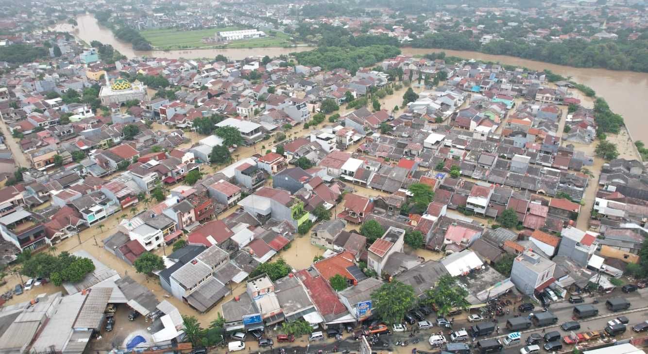 Greenpeace: Banjir Jabodetabek Jadi Bukti Nyata Ancaman Krisis Iklim