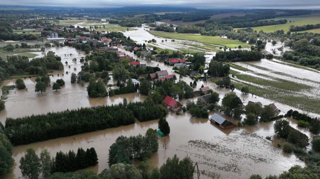 Permukaan Sungai Danube Meluap ke Level Tertinggi di Budapest