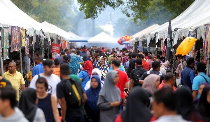 Ekonomi Sedang Tidak Baik-baik Saja Tapi Cafe dan Mal Tetap Ramai: Ini Penjelasannya