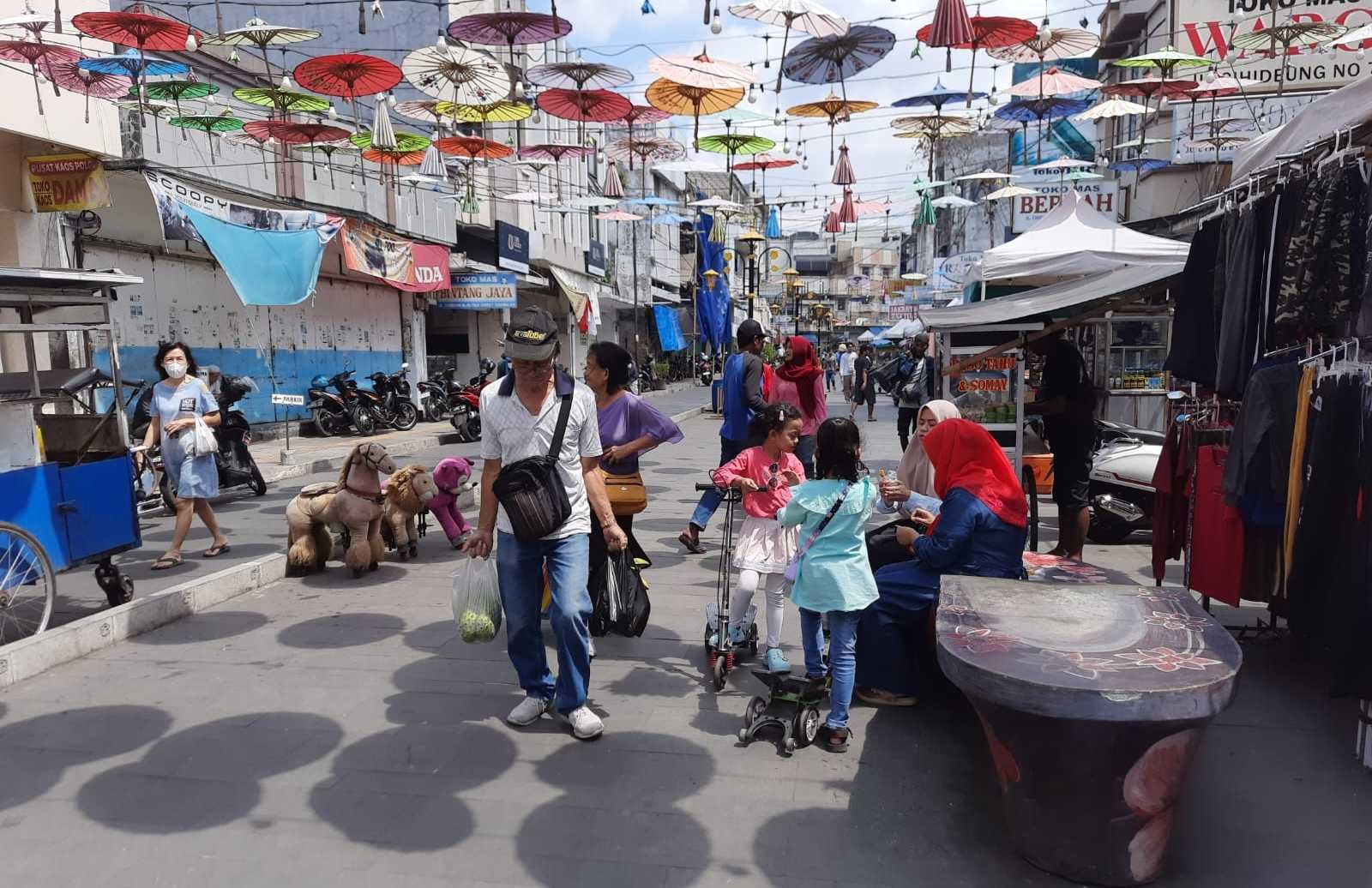 Temukan Suasana Malioboro di Jalan Cihideung Tasikmalaya
