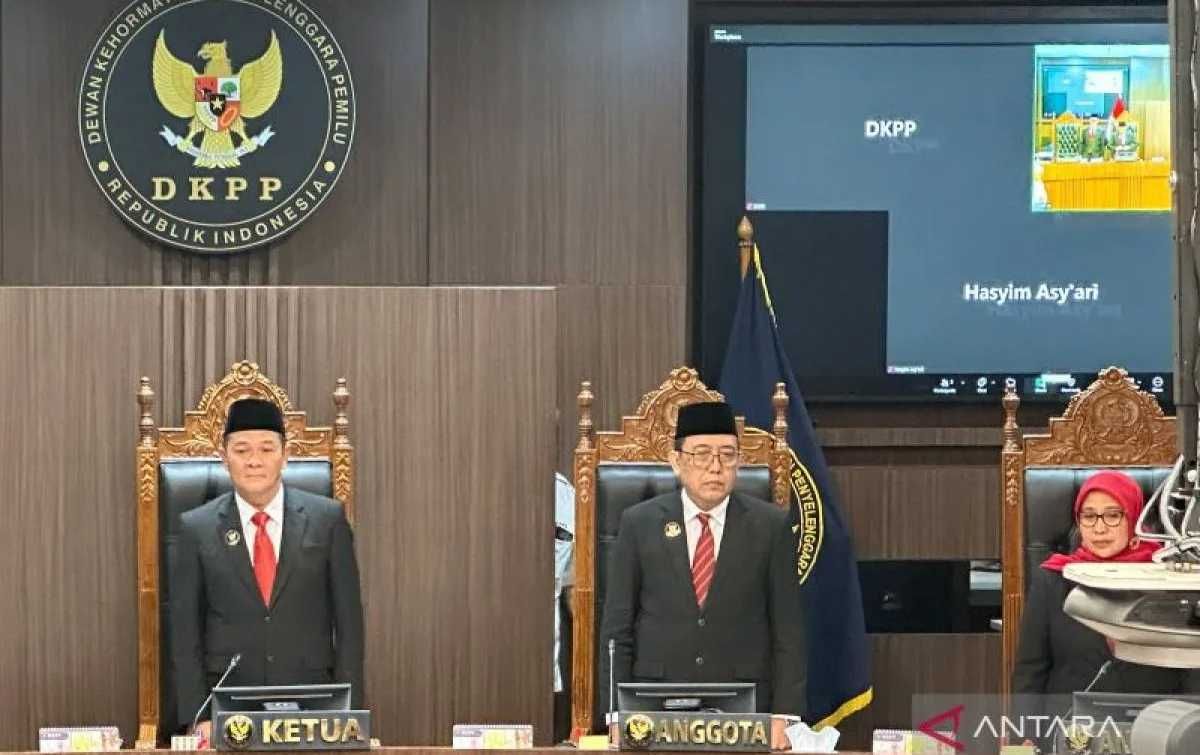 DKPP Jatuhkan Sanksi Pemberhentian Tetap untuk Ketua KPU, Hasyim Asy’ari