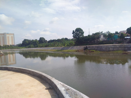 Puluhan Pohon Hijaukan Kawasan Waduk Cilangkap