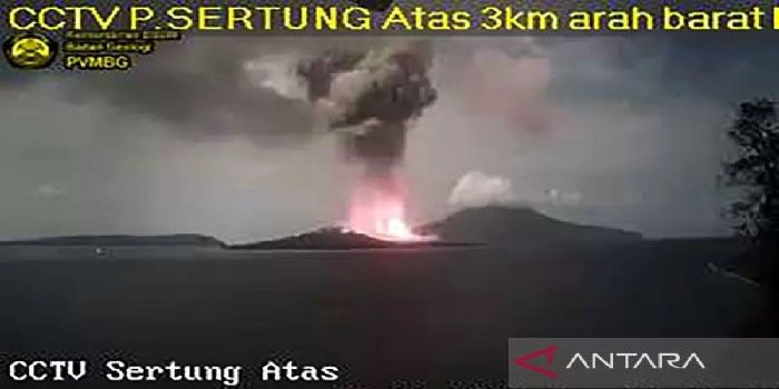 Sepanjang Senin Gunung Anak Krakatau Meletus 10 Kali, Masyarakat Diimbau Waspada