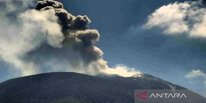 Sabtu Pagi, Gunung Ili Lewotolok Dua Kali Meletus