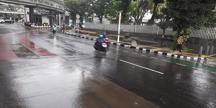 Cuaca Hari Ini: Hujan Lebat hingga Sangat Lebat Berpotensi Mengguyur Sejumlah Kota