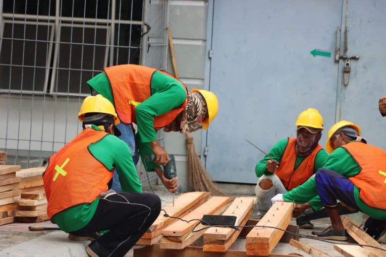 Tim UGM Siapkan Desain Hunian Sementara bagi Korban Banjir Sumatera Berbahan Kayu yang Hanyut