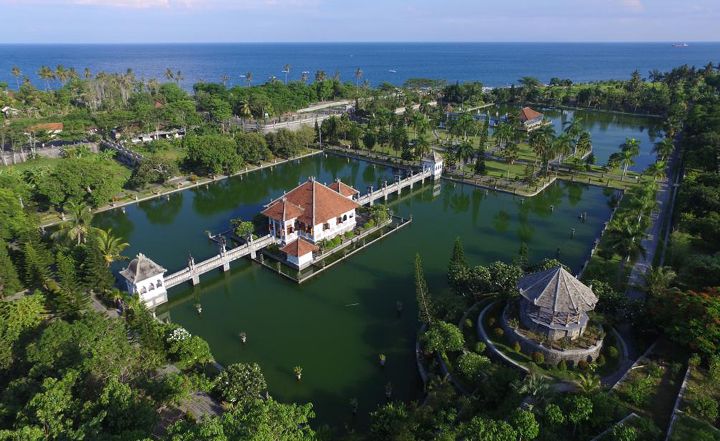 Taman Ujung Karangasem: Pernah Jadi Tempat Pembuangan Kini Jadi Tujuan Wisata Budaya Unggulan di Bali