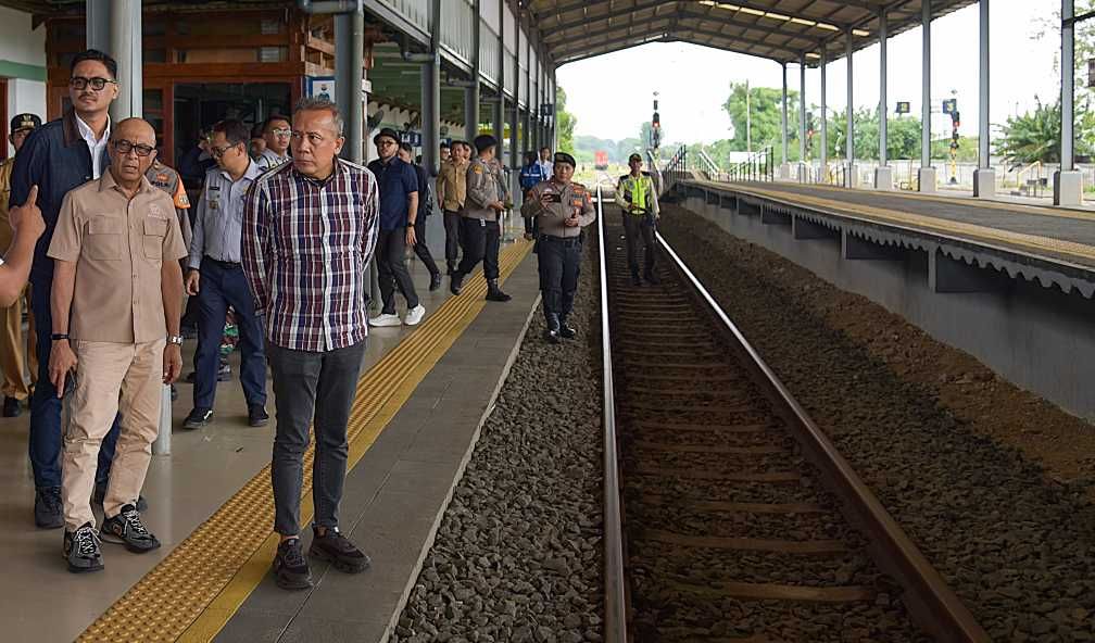 Kolaborasi Pusat dan Daerah untuk Percepat Elektrifikasi Kereta hingga Karawang