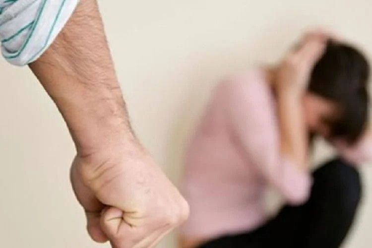 Kekerasan Berakar pada Sistem: Pentingnya Istilah ‘Kekerasan Berbasis Gender terhadap Perempuan’