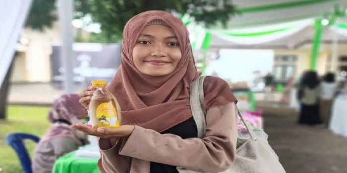 Keren! Mahasiswa Ini Bikin Sabun Cuci Piring dari Kulit Nanas yang Ramah Lingkungan