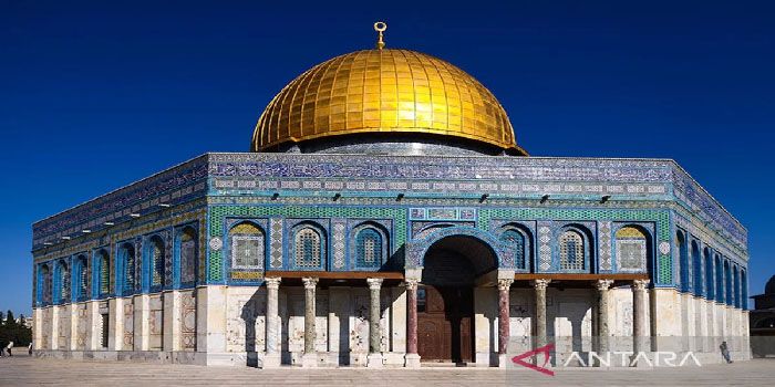 Iran Luncurkan 200 Serangan Drone ke Israel