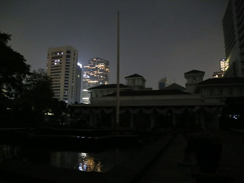 Hari Bumi 2025: Pemadaman Lampu di Jakarta Pangkas Emisi Karbon Hingga 297 Ton