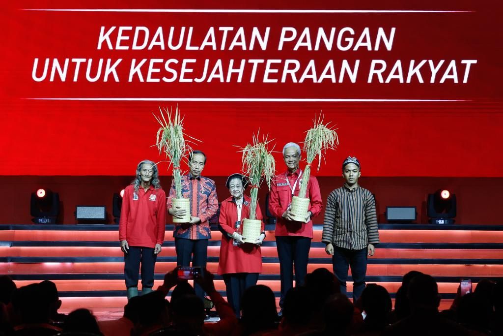 Adian Napitupulu: Jokowi Marah Karena Keinginannya Jadi Presiden 3 Periode Tak Diloloskan PDIP
