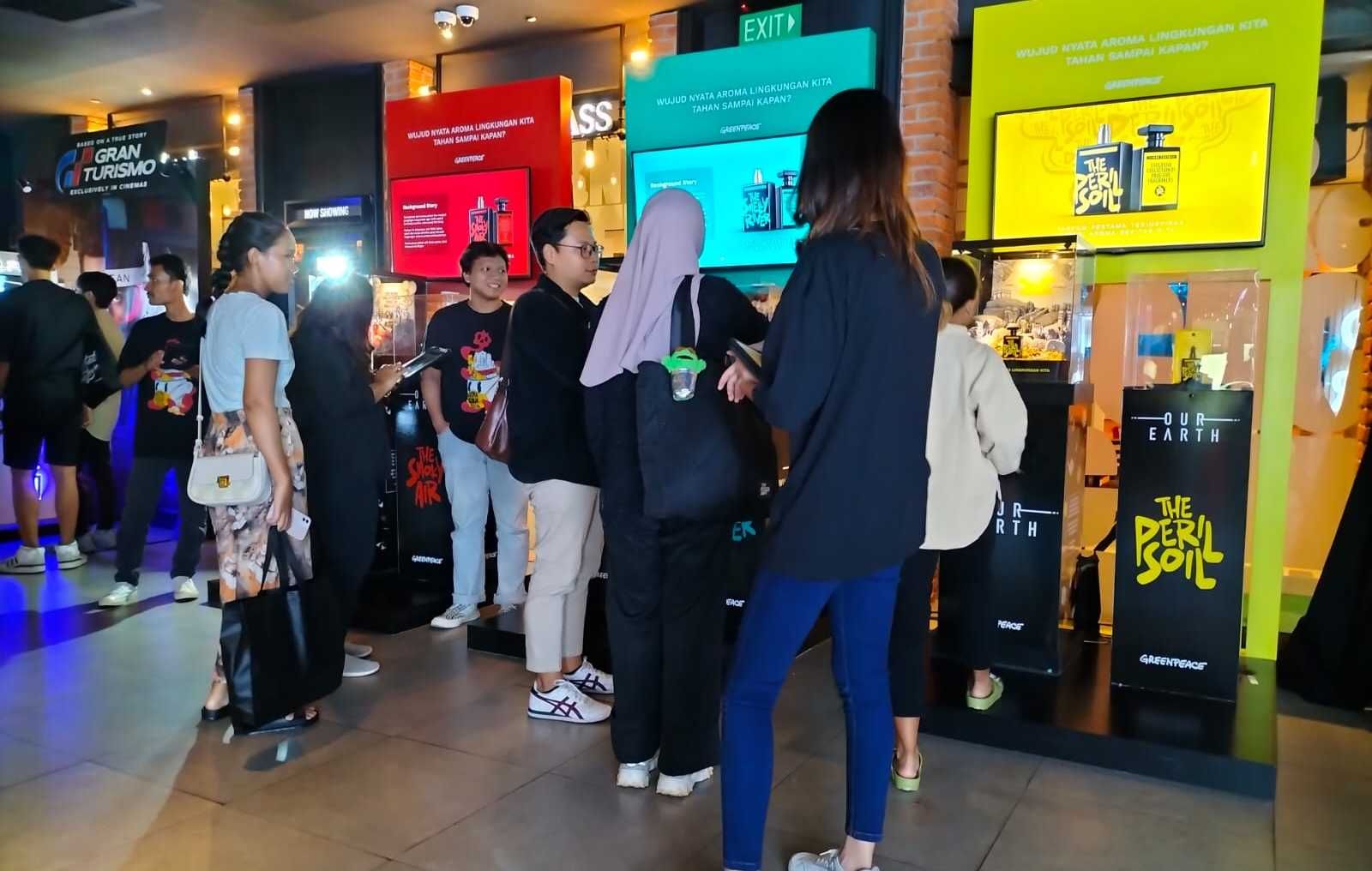 Parfum Rilisan Greenpeace Ini Ingatkan Bahwa Pencemaran Lingkungan Sudah Kritis