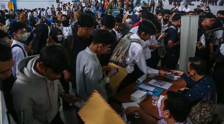 Potret Dunia Kerja: Perusahaan Khawatir Gen Z Lembek, Tapi Enggan Rekrut Senior yang Tahan Banting