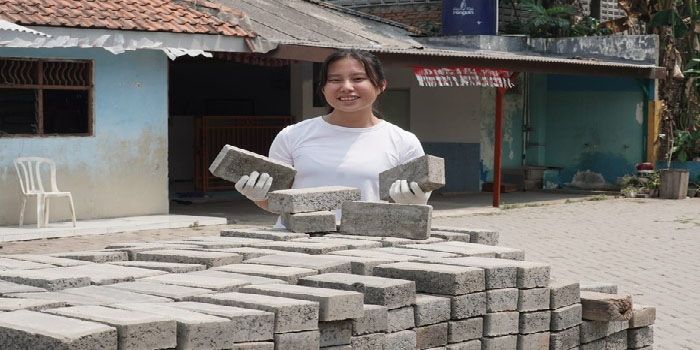 Keren! Pelajar SMA Ini Ciptakan Batu Bata Ramah Lingkungan dari Limbah PLTU Batubara