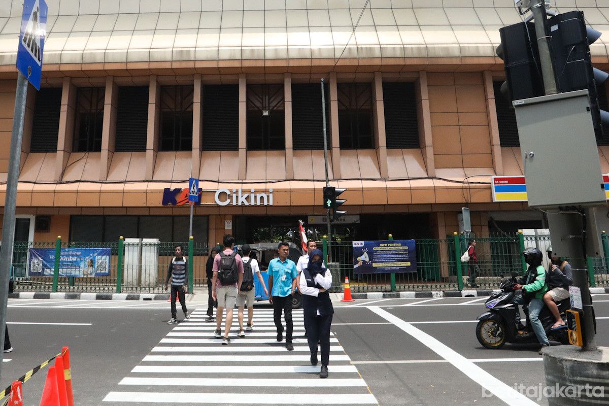 Fasilitas Pelican Crossing di Stasiun Cikini Mudahkan Pengguna Transportasi Publik