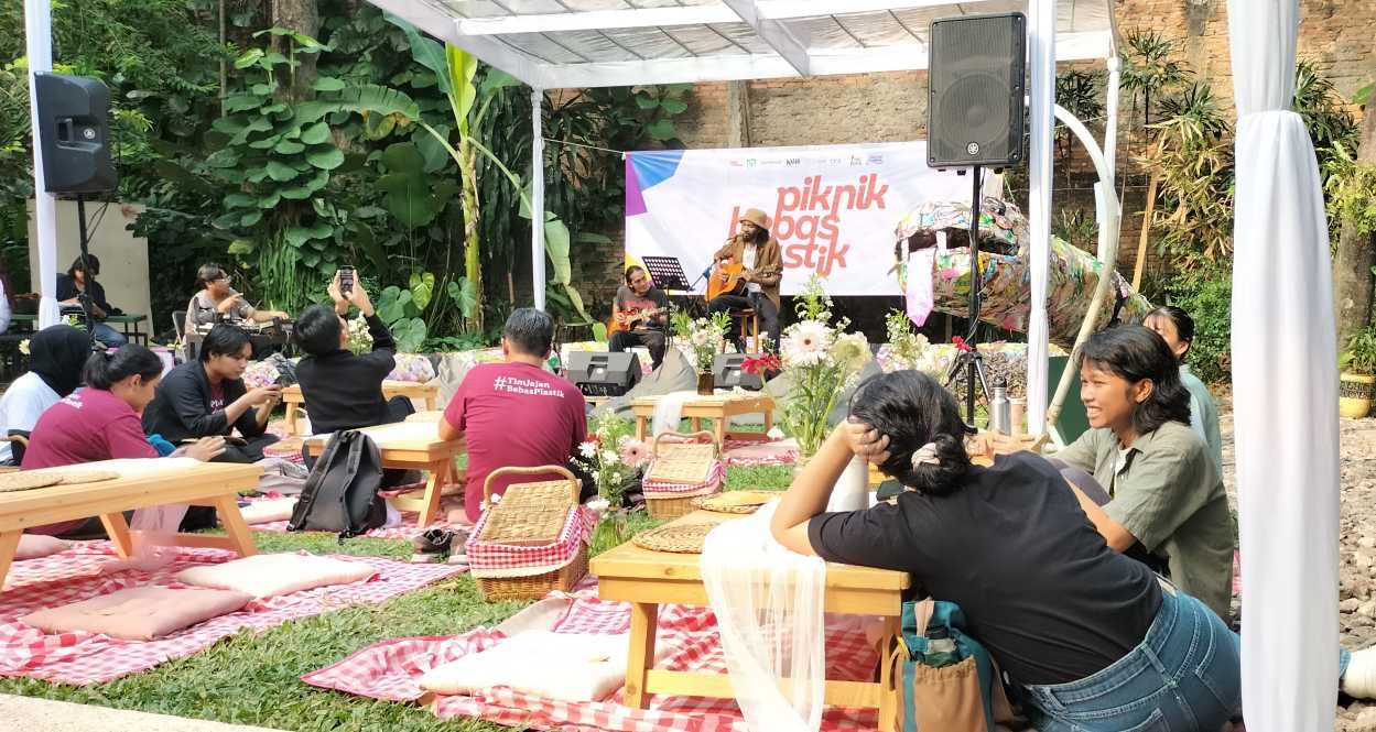 Piknik Bebas Plastik: Upaya Koalisi Pawai Bebas Plastik Suarakan Stop Krisis Lingkungan