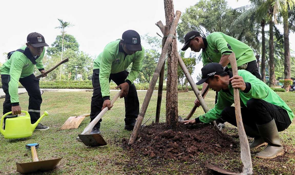 Gerakan Jumat Menanam: Mampukah Menghijaukan Jakarta?