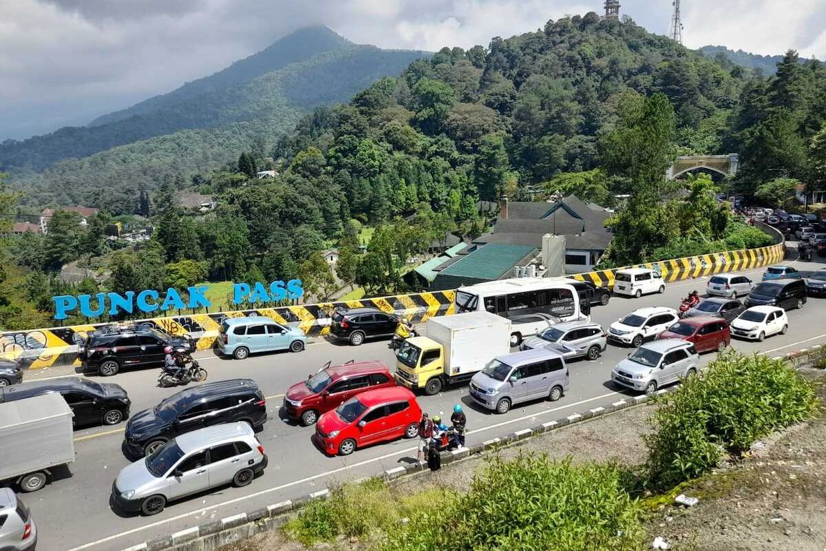 Terpinggirkan di Daerahnya Sendiri, Warga Puncak Bogor Mengadu ke DPR