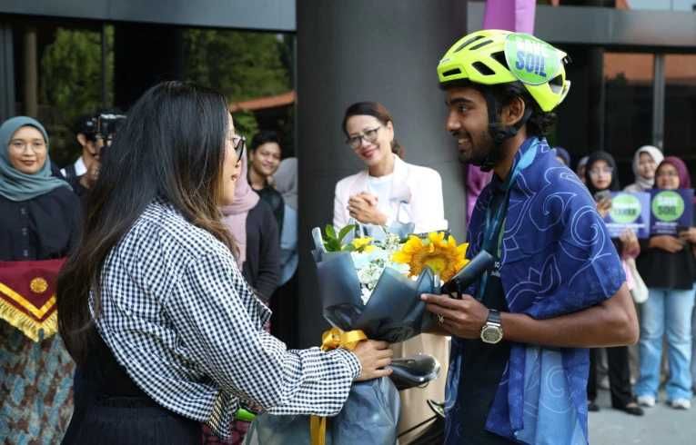 Sahil Jha, Bersepeda Keliling Dunia untuk Kampanyekan Pelestarian Tanah