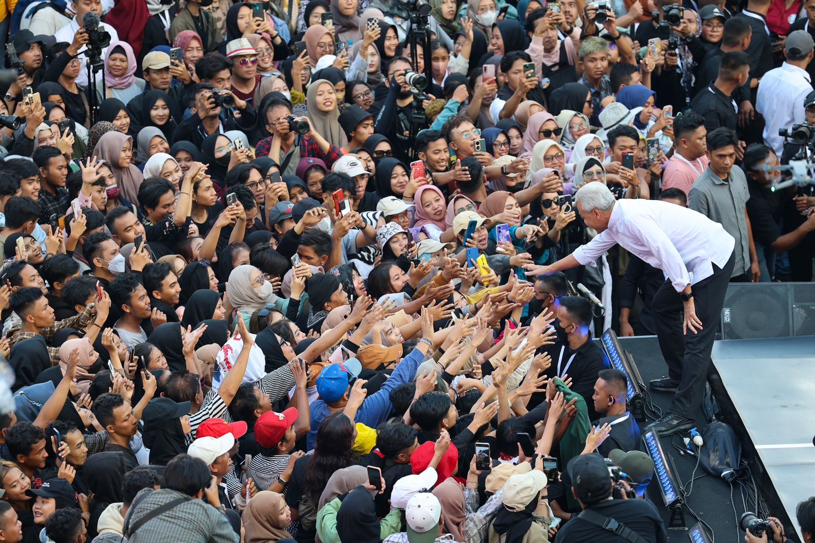 Survei Ipsos: Ganjar Pranowo Populer di Kalangan Milenial dan Gen Z, Ini Sebabnya