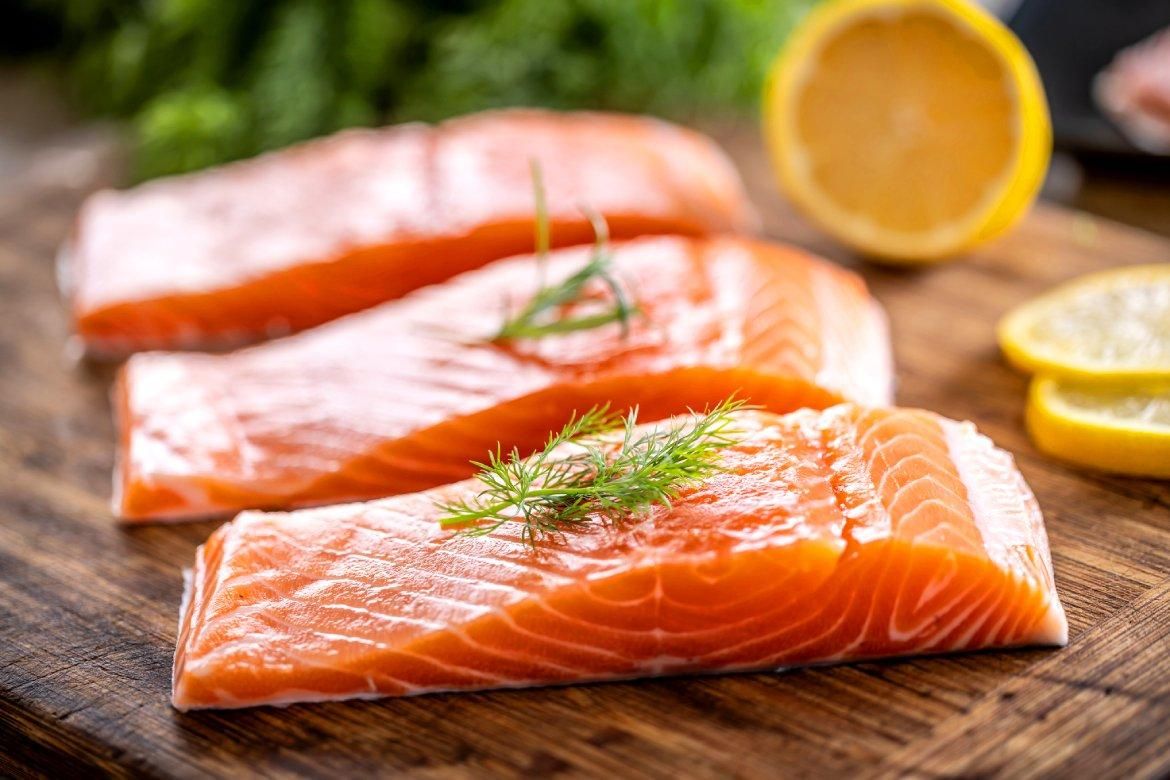 Kandungan Nutrisi Ikan Salmon Budi Daya Turun Drastis
