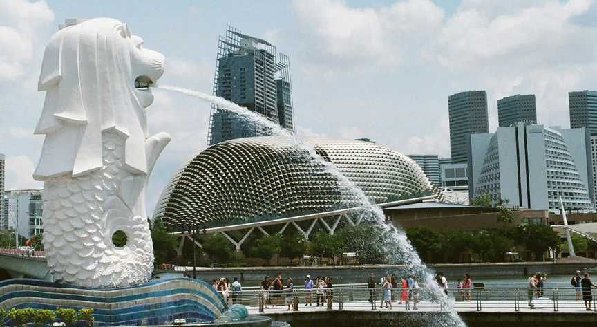 Warga Singapura Nikmati Musim Kedua “Puisi di MRT”
