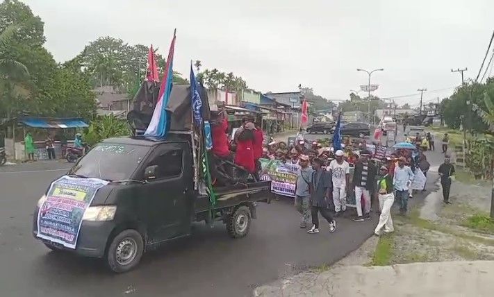 Masyarakat Adat Tehit Tolak Pembukaan Hutan Adat untuk Perkebunan Sawit