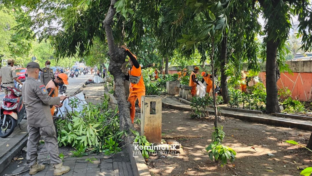 Ruang Terbuka Hijau Jalan Tubagus Angke Jadi Lokasi Prostitusi, Ini yang Dilakukan Pemkot Jakarta Barat