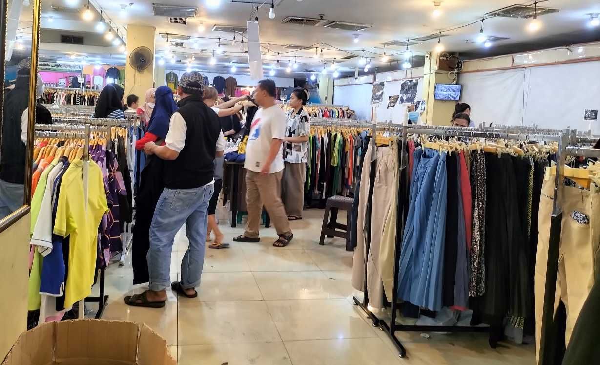 Tren ‘Thrifting’ di Kalangan Muda: Ikut-ikutan atau Benar-benar untuk Lingkungan?
