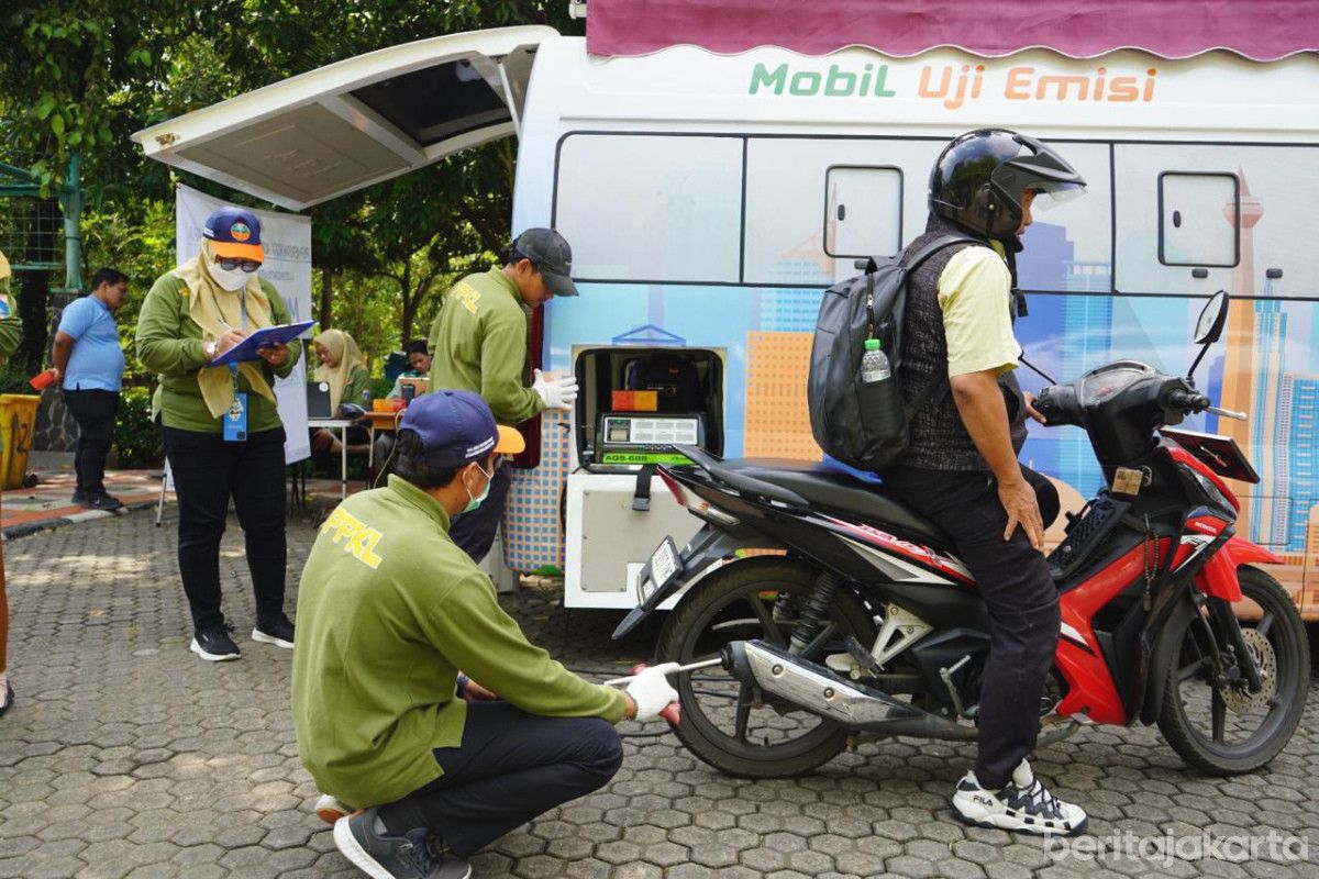 Mematikan Mesin Saat Lampu Merah: Langkah Sederhana untuk Hemat Energi dan Memangkas Emisi Karbon