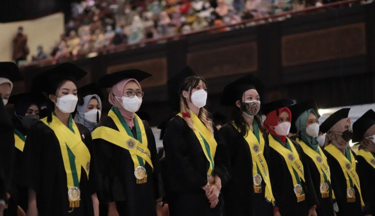 Upaya Perguruan Tinggi Indonesia Menuju World Class University dan Middle Income Trap